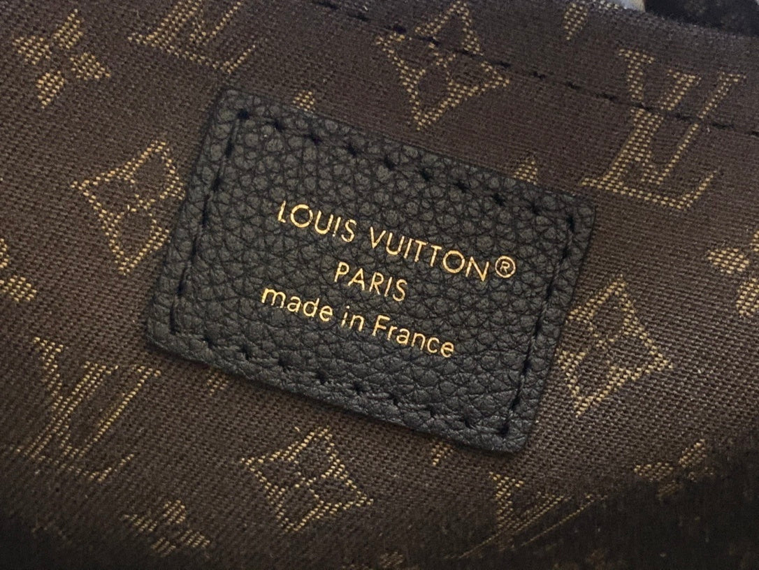 Express Shoulder Bag