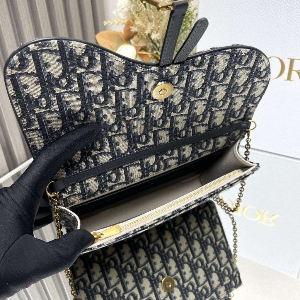 Toujours Chain Bag
