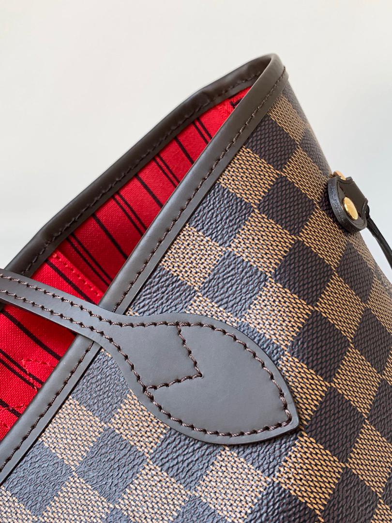 Elegant Checkered Tote Bag