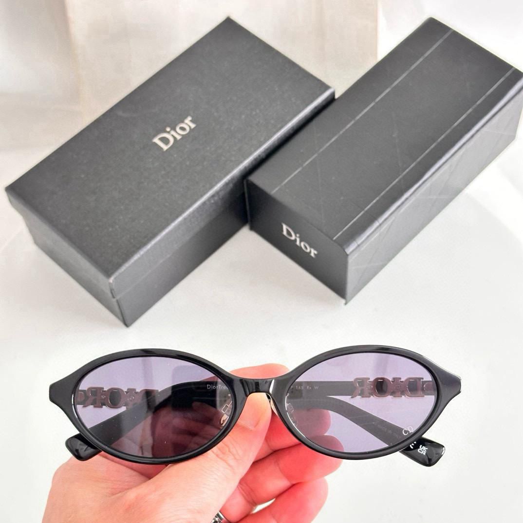 Classic Oval Sunglasses