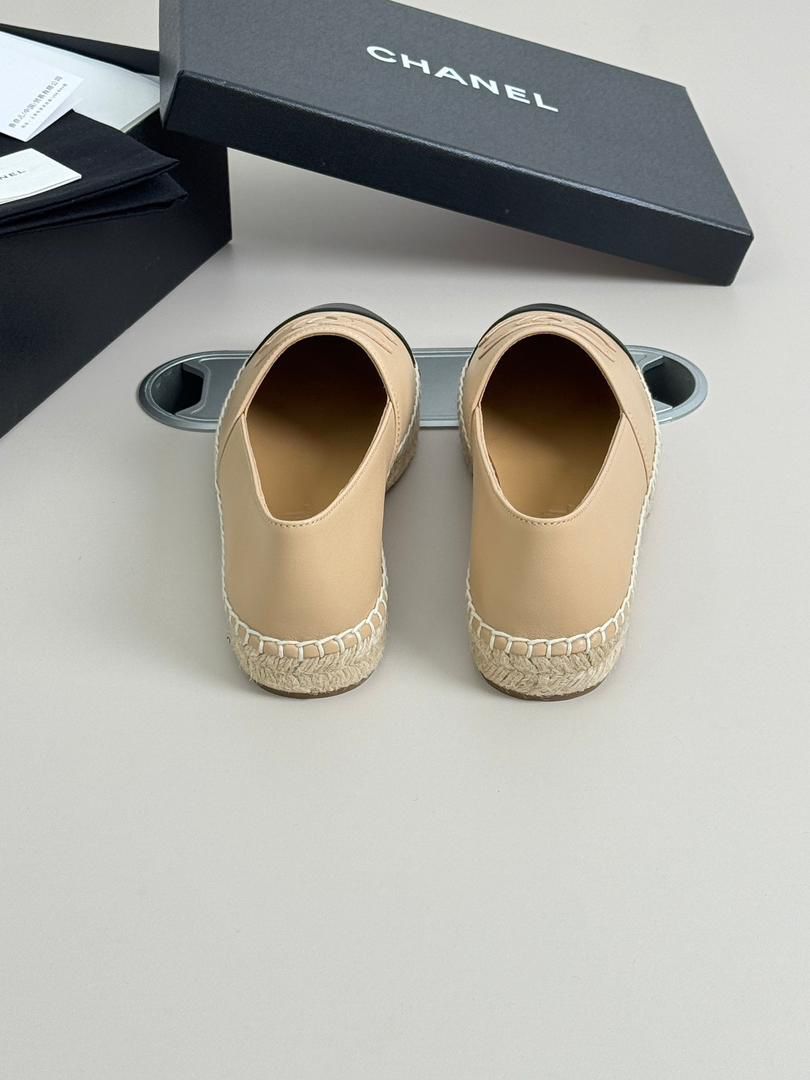 Cream-Colored lambskin espadrille